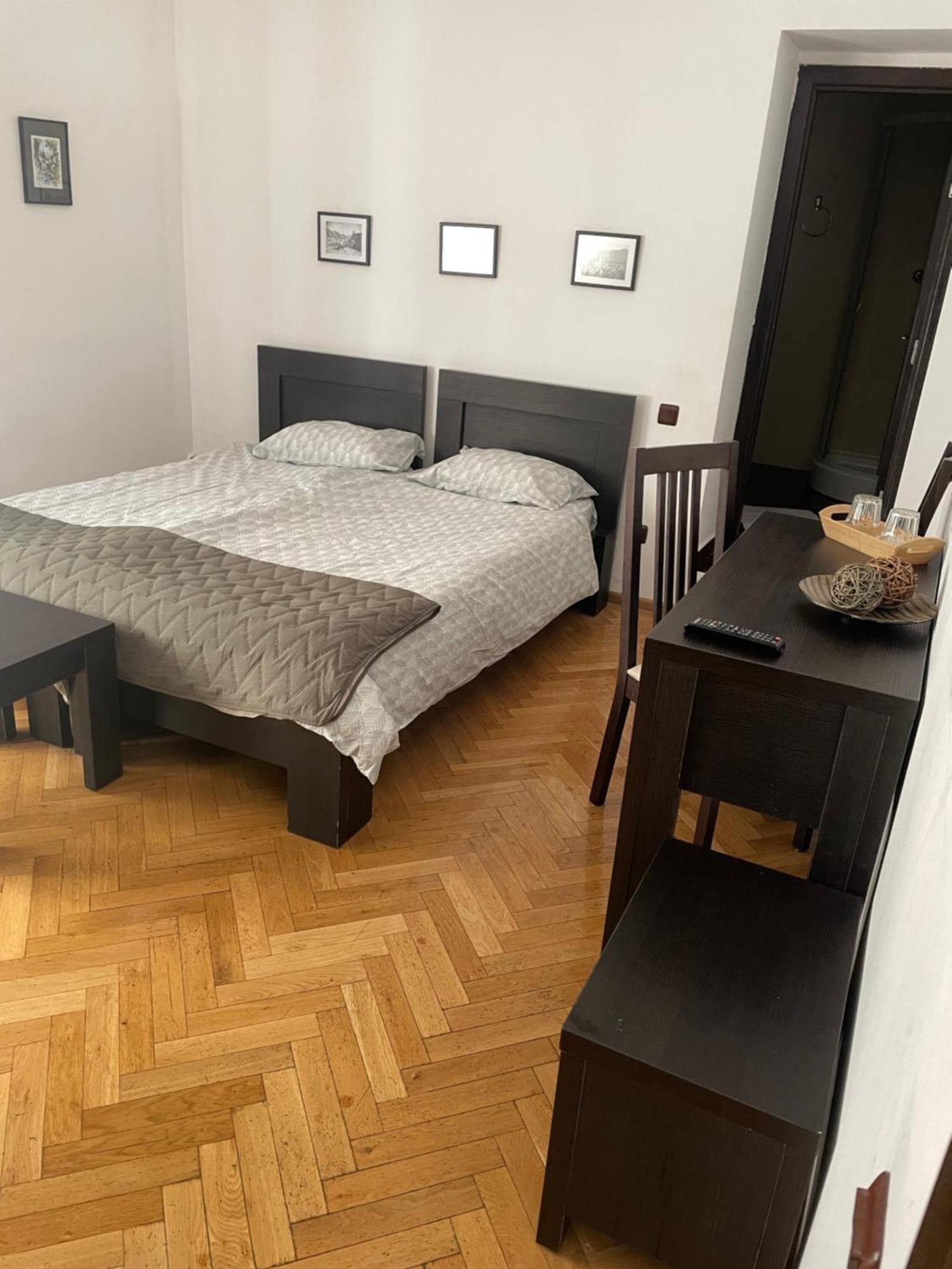 Rami House Central Double Rooms Брашов Екстериор снимка