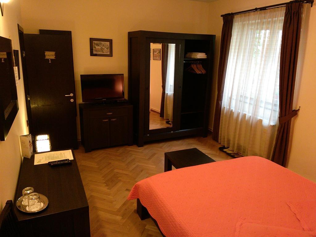 Rami House Central Double Rooms Брашов Стая снимка